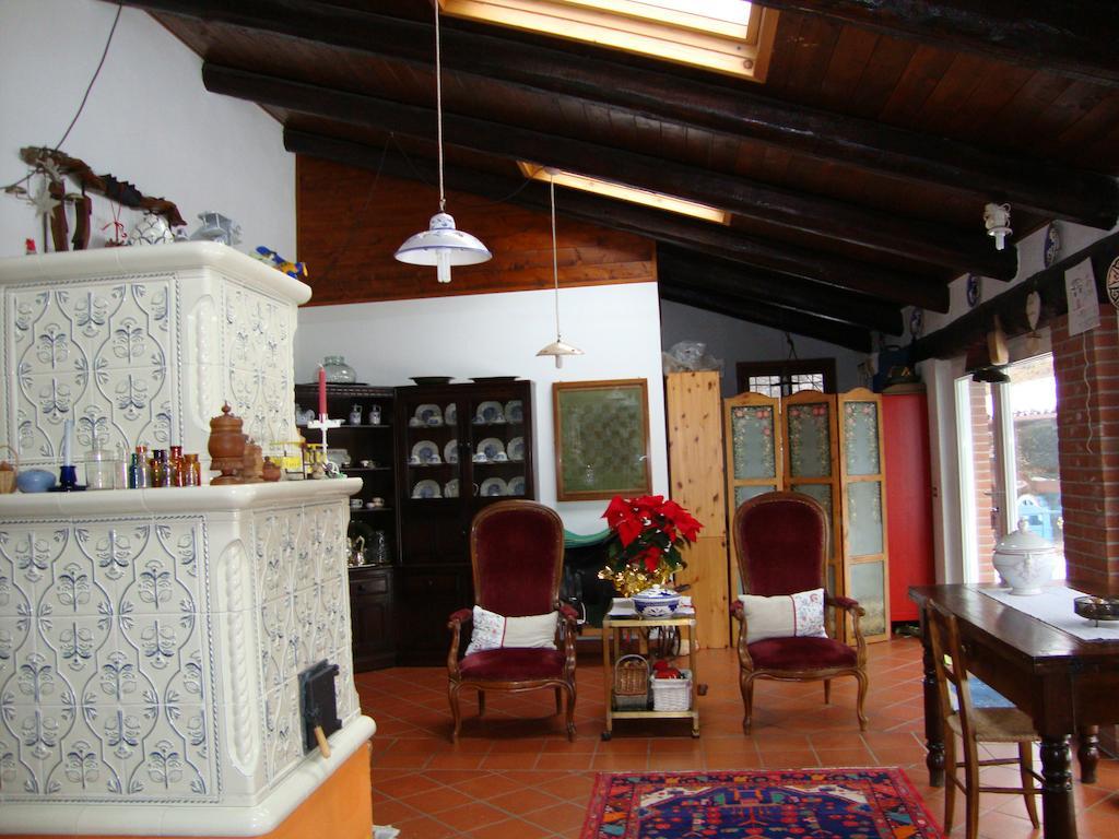 Bed and Breakfast Cascina Nel Bosco à Moncucco Torinese Extérieur photo