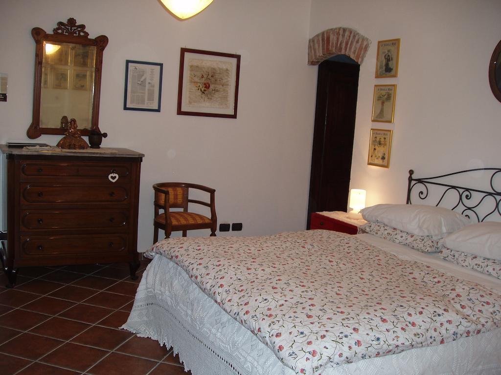 Bed and Breakfast Cascina Nel Bosco à Moncucco Torinese Chambre photo