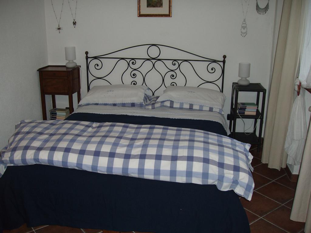 Bed and Breakfast Cascina Nel Bosco à Moncucco Torinese Chambre photo