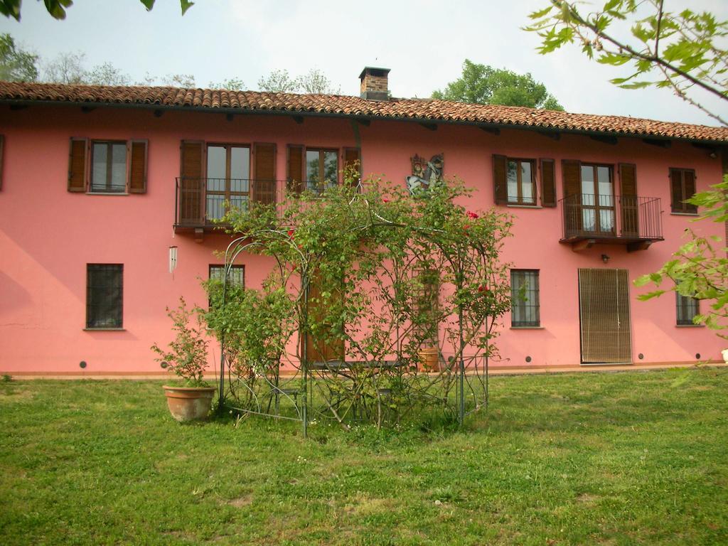 Bed and Breakfast Cascina Nel Bosco à Moncucco Torinese Extérieur photo