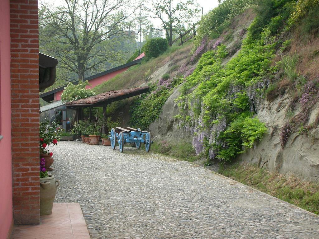 Bed and Breakfast Cascina Nel Bosco à Moncucco Torinese Extérieur photo