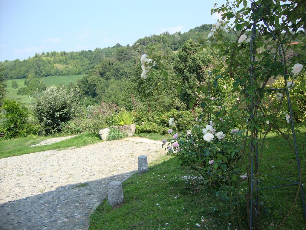 Bed and Breakfast Cascina Nel Bosco à Moncucco Torinese Extérieur photo